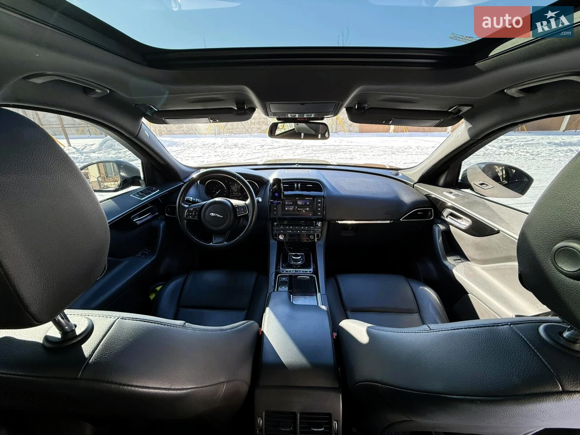 2017 Jaguar F-Pace - мініатюра 25