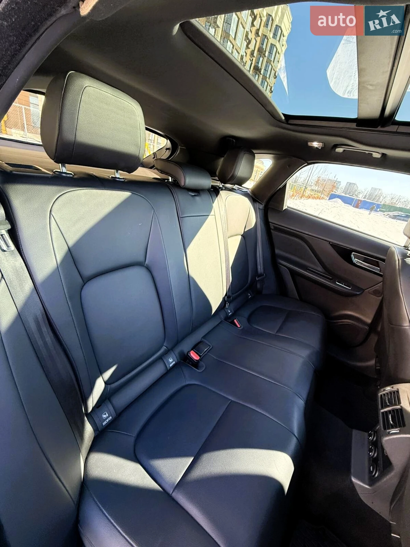 2017 Jaguar F-Pace - мініатюра 38
