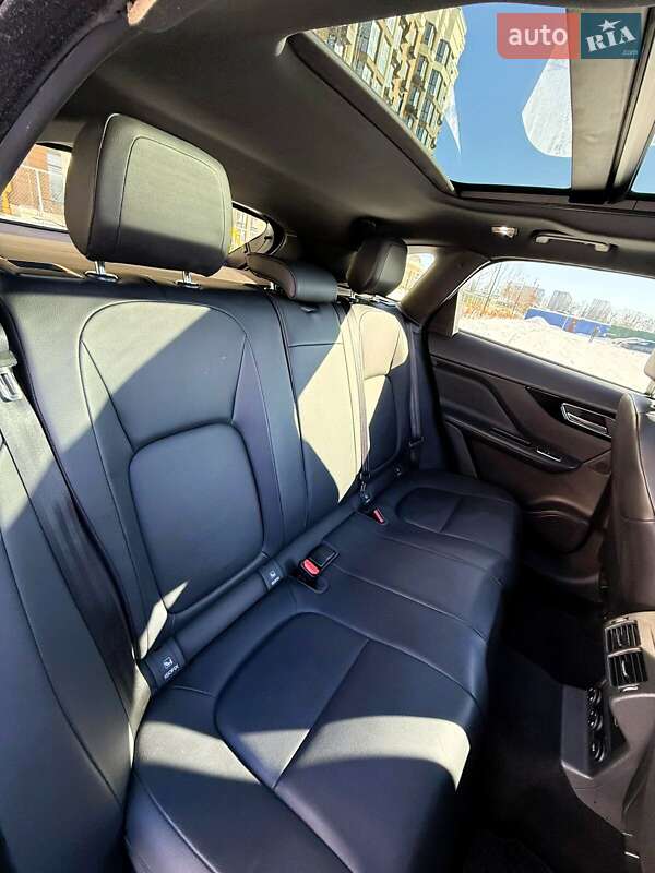 Внедорожник / Кроссовер Jaguar F-Pace 2017 в Киеве фото 38 Внедорожник / Кроссовер Jaguar F-Pace 2017 в Киеве