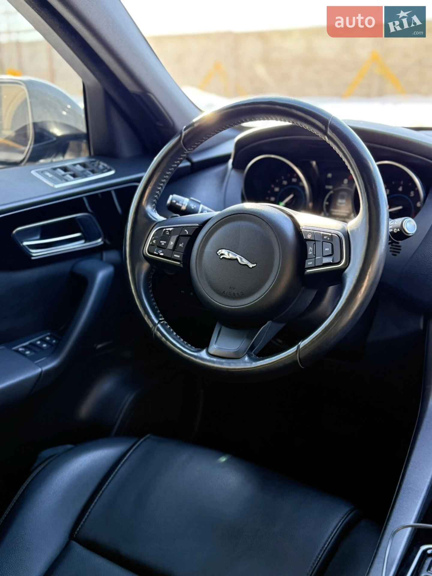 2017 Jaguar F-Pace - мініатюра 29