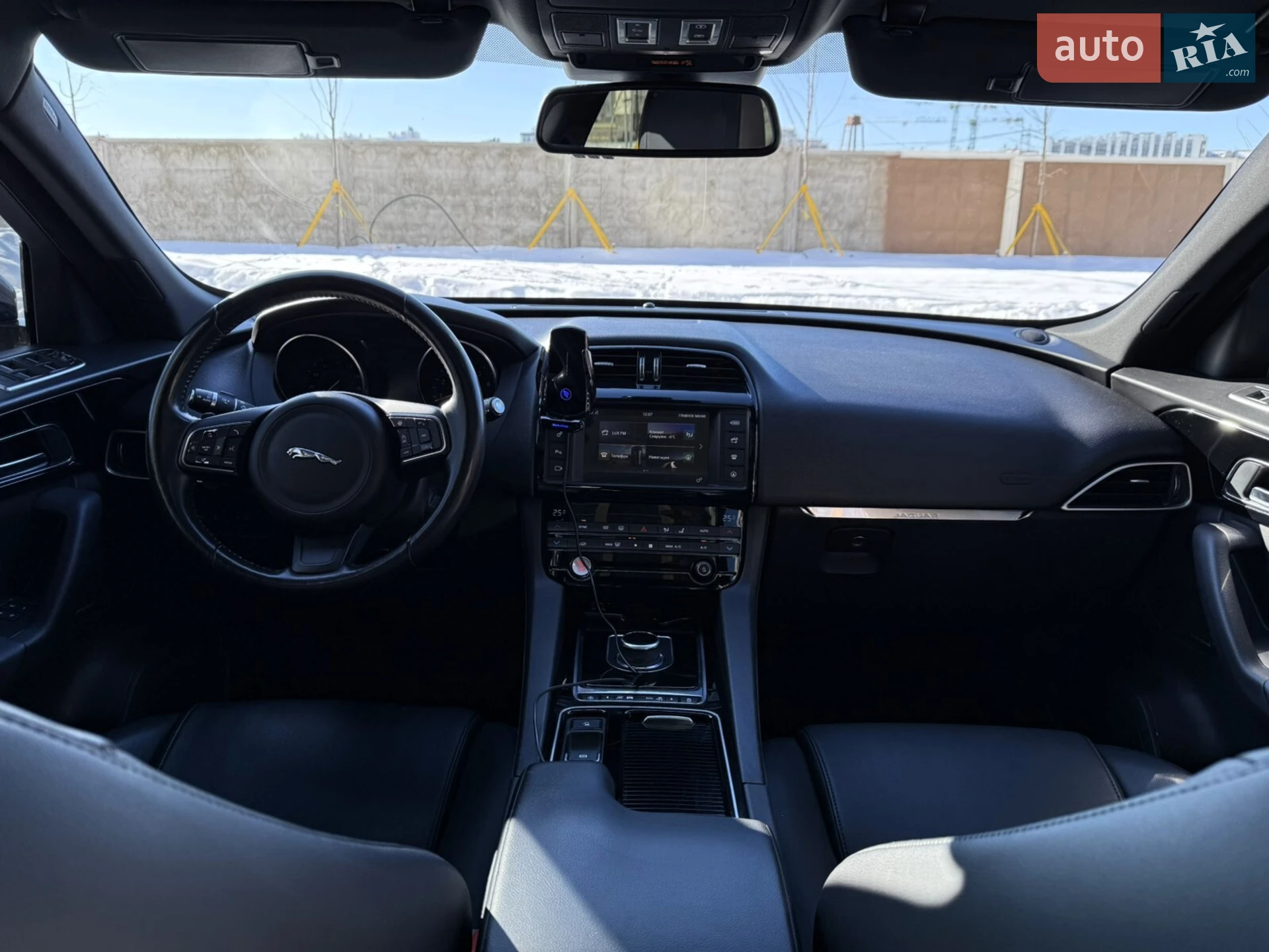 2017 Jaguar F-Pace - мініатюра 24
