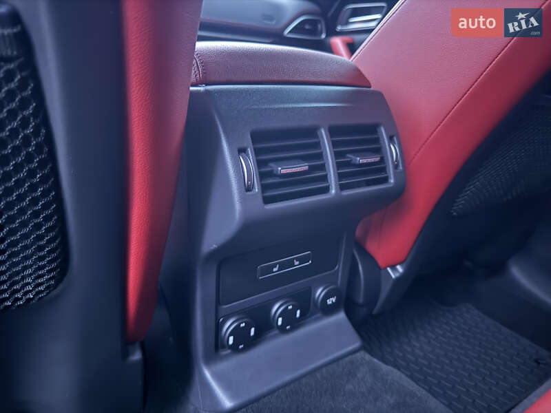 Внедорожник / Кроссовер Jaguar F-Pace 2017 в Днепре фото 40 Внедорожник / Кроссовер Jaguar F-Pace 2017 в Днепре