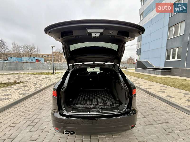 Внедорожник / Кроссовер Jaguar F-Pace 2016 в Одессе