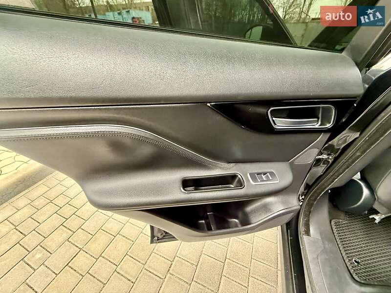 Внедорожник / Кроссовер Jaguar F-Pace 2016 в Одессе