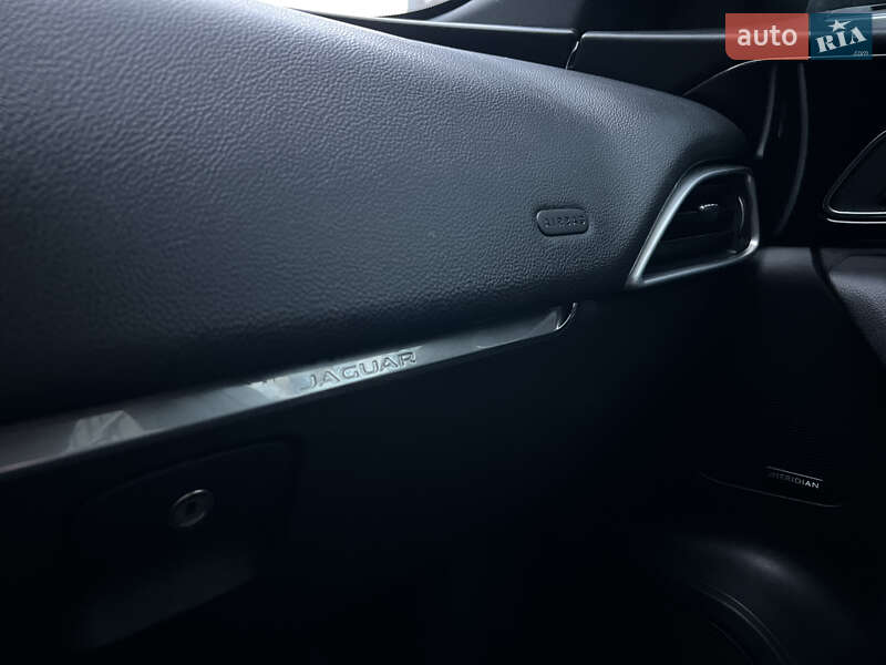 Позашляховик / Кросовер Jaguar F-Pace 2018 в Львові