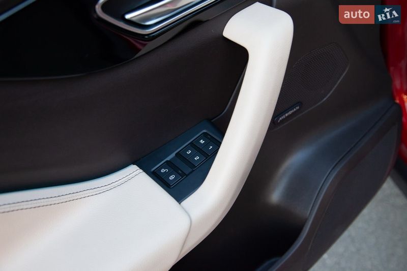 Внедорожник / Кроссовер Jaguar F-Pace 2016 в Киеве