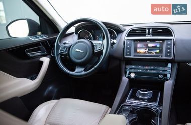 Внедорожник / Кроссовер Jaguar F-Pace 2016 в Киеве