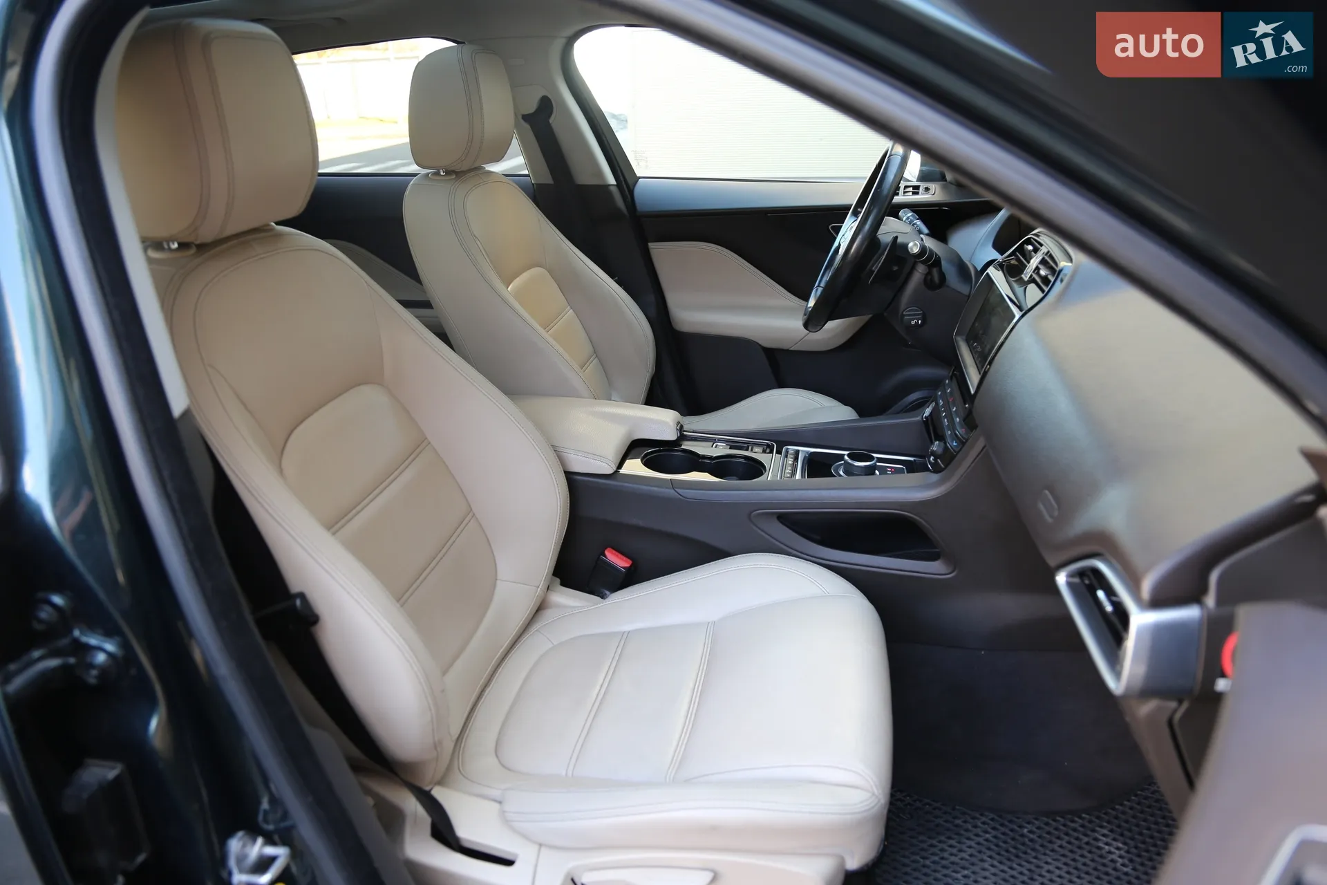 2016 Jaguar F-Pace - мініатюра 12