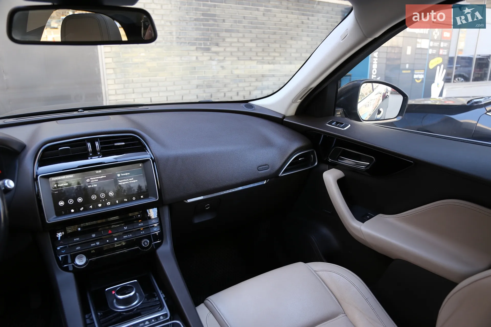 2016 Jaguar F-Pace - мініатюра 16