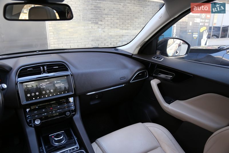 Внедорожник / Кроссовер Jaguar F-Pace 2016 в Киеве