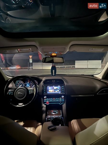Внедорожник / Кроссовер Jaguar F-Pace 2017 в Киеве