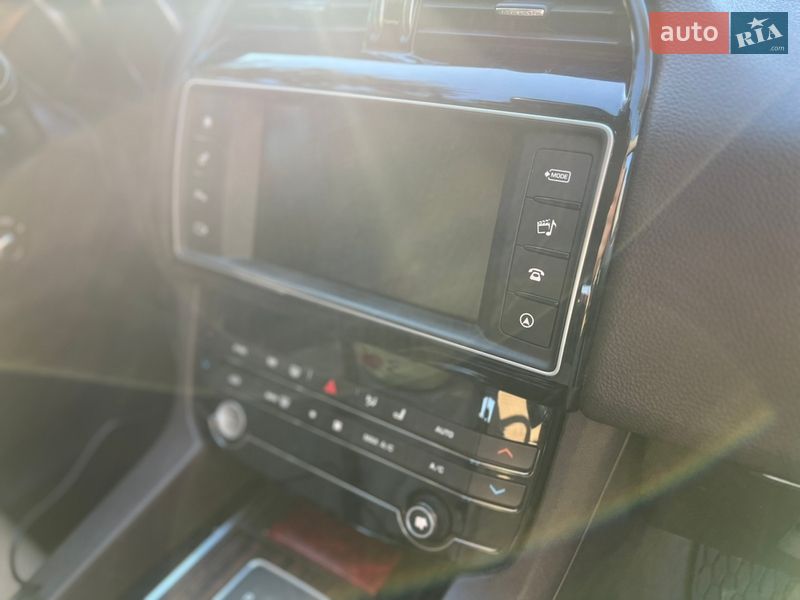 Внедорожник / Кроссовер Jaguar F-Pace 2016 в Староконстантинове