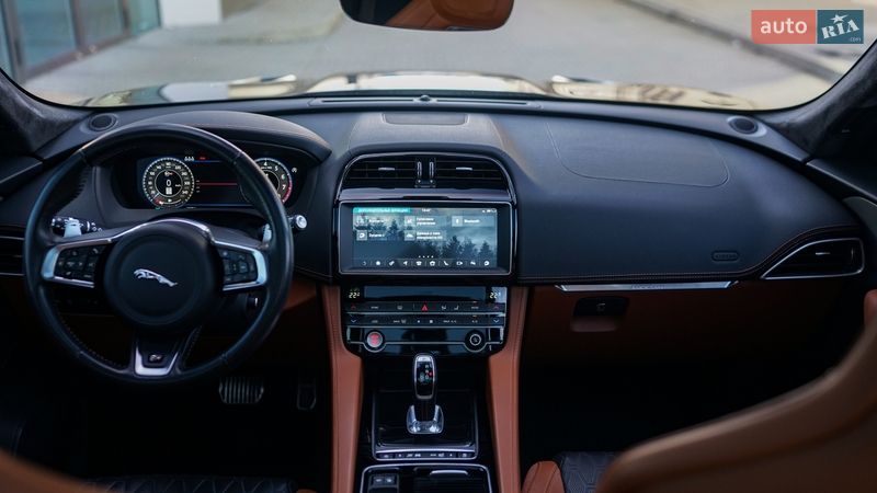 Позашляховик / Кросовер Jaguar F-Pace 2019 в Львові
