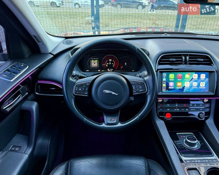 Внедорожник / Кроссовер Jaguar F-Pace 2016 в Киеве