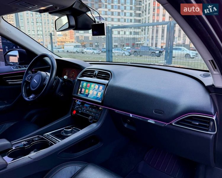 Внедорожник / Кроссовер Jaguar F-Pace 2016 в Киеве