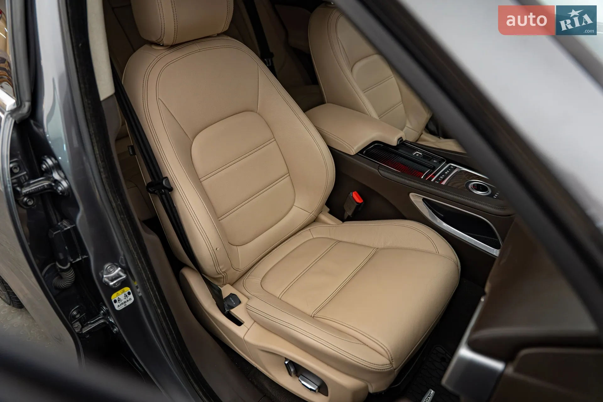 2019 Jaguar F-Pace - мініатюра 17