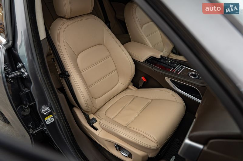 Внедорожник / Кроссовер Jaguar F-Pace 2019 в Киеве