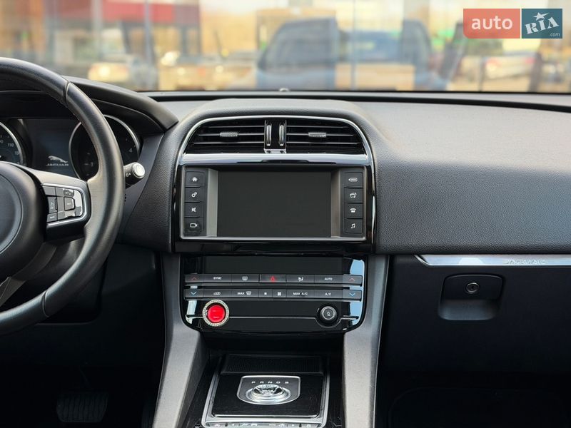 Внедорожник / Кроссовер Jaguar F-Pace 2016 в Киеве