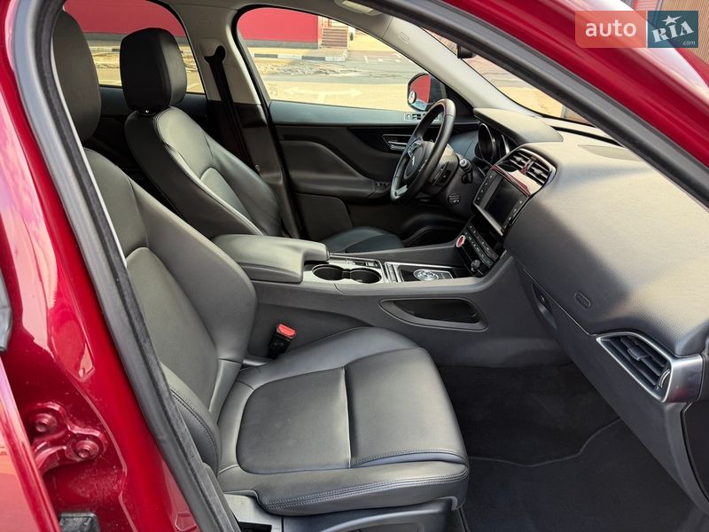 Внедорожник / Кроссовер Jaguar F-Pace 2016 в Киеве