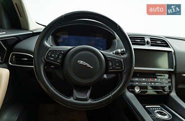 Внедорожник / Кроссовер Jaguar F-Pace 2017 в Киеве фото 12 Внедорожник / Кроссовер Jaguar F-Pace 2017 в Киеве