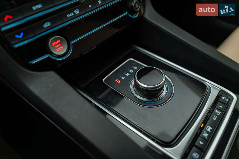 Внедорожник / Кроссовер Jaguar F-Pace 2017 в Киеве