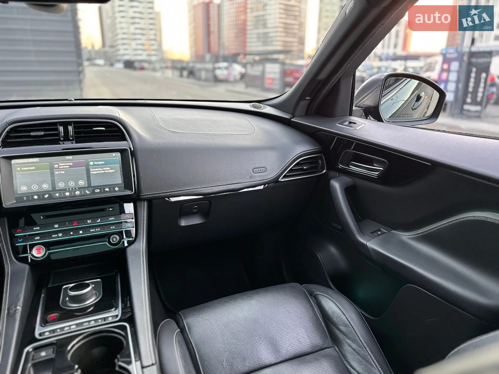 2016 Jaguar F-Pace - мініатюра 29