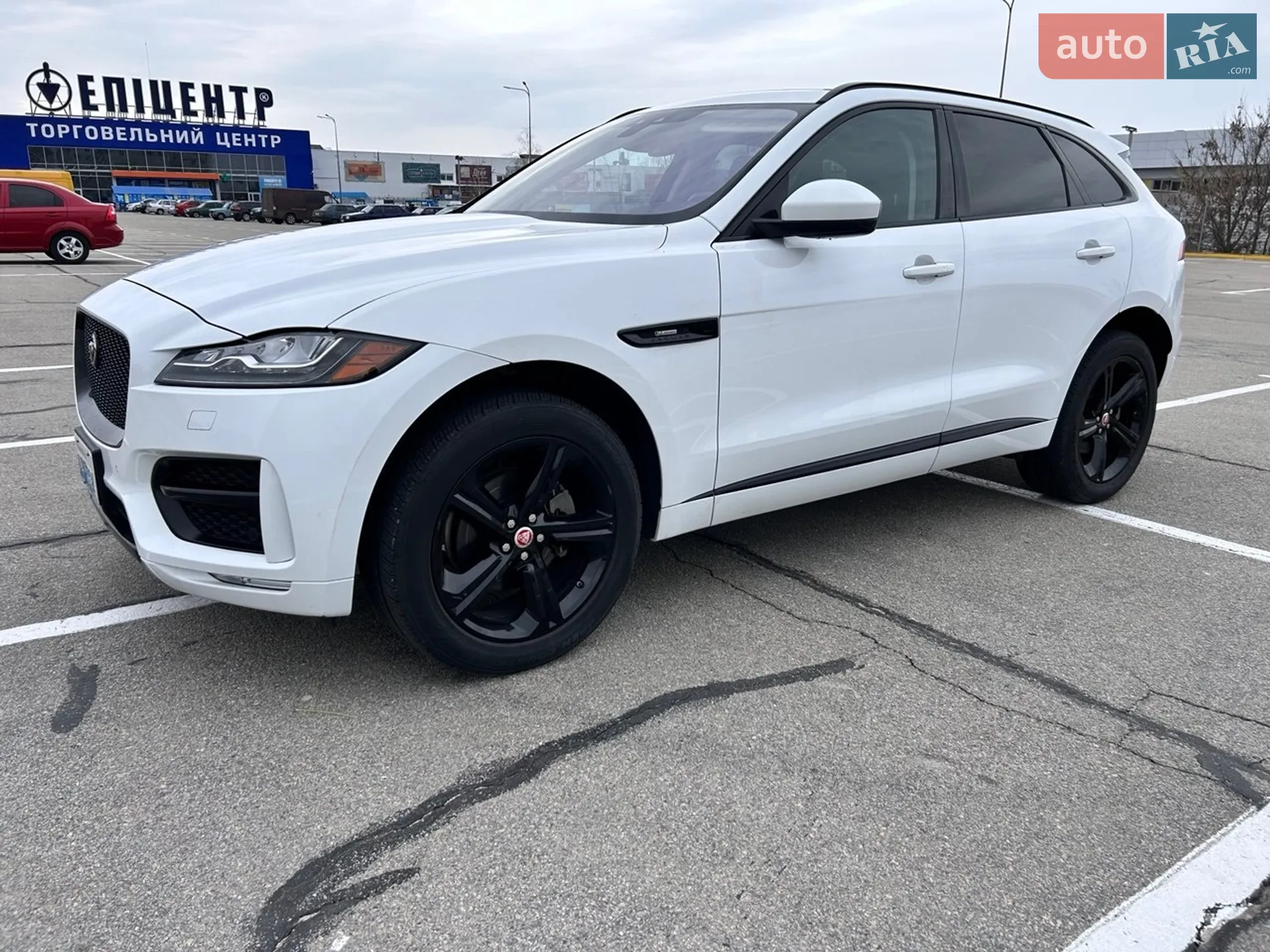 2017 Jaguar F-Pace - мініатюра 3