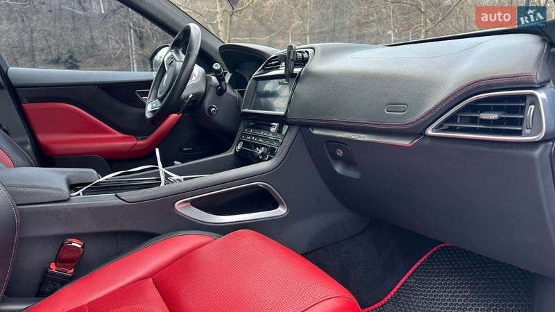Внедорожник / Кроссовер Jaguar F-Pace 2019 в Киеве