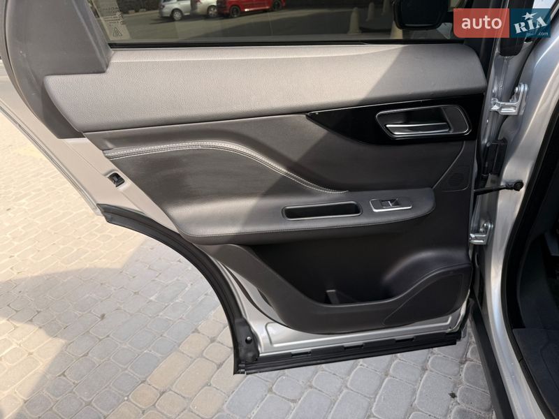 Внедорожник / Кроссовер Jaguar F-Pace 2016 в Виннице фото 15 Внедорожник / Кроссовер Jaguar F-Pace 2016 в Виннице