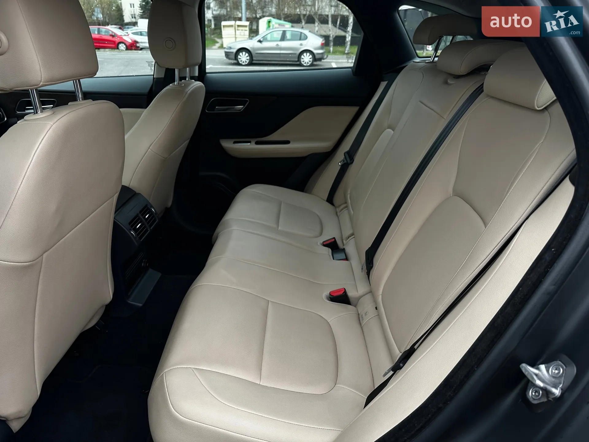 2018 Jaguar F-Pace - мініатюра 11