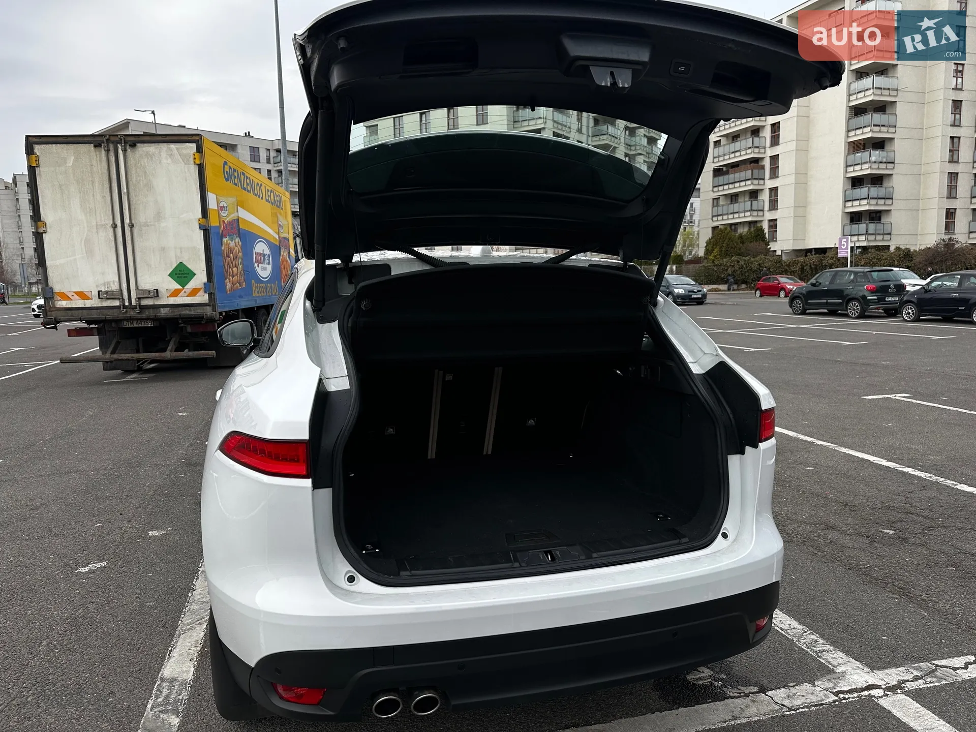 2018 Jaguar F-Pace - мініатюра 20