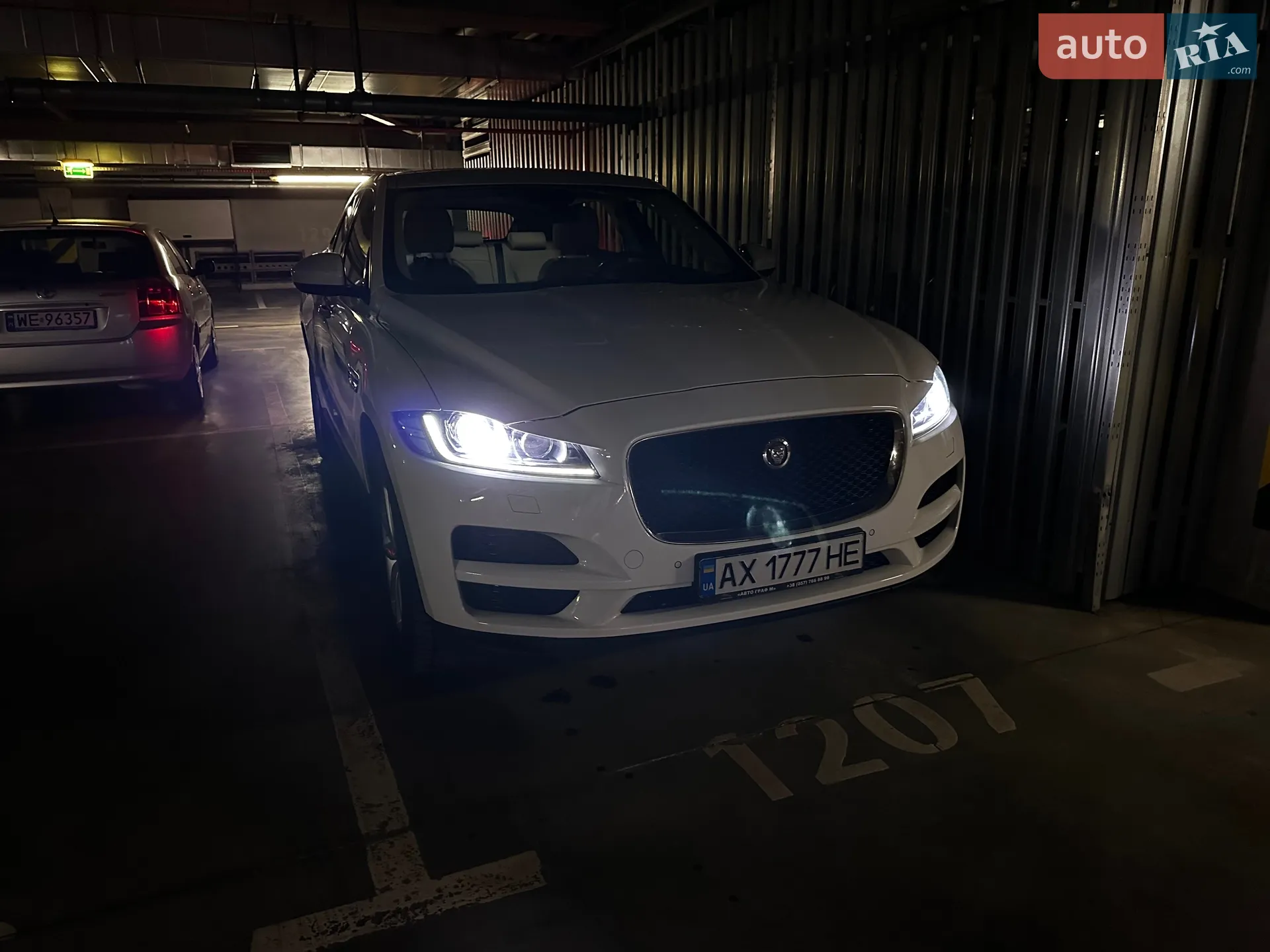2018 Jaguar F-Pace - мініатюра 46