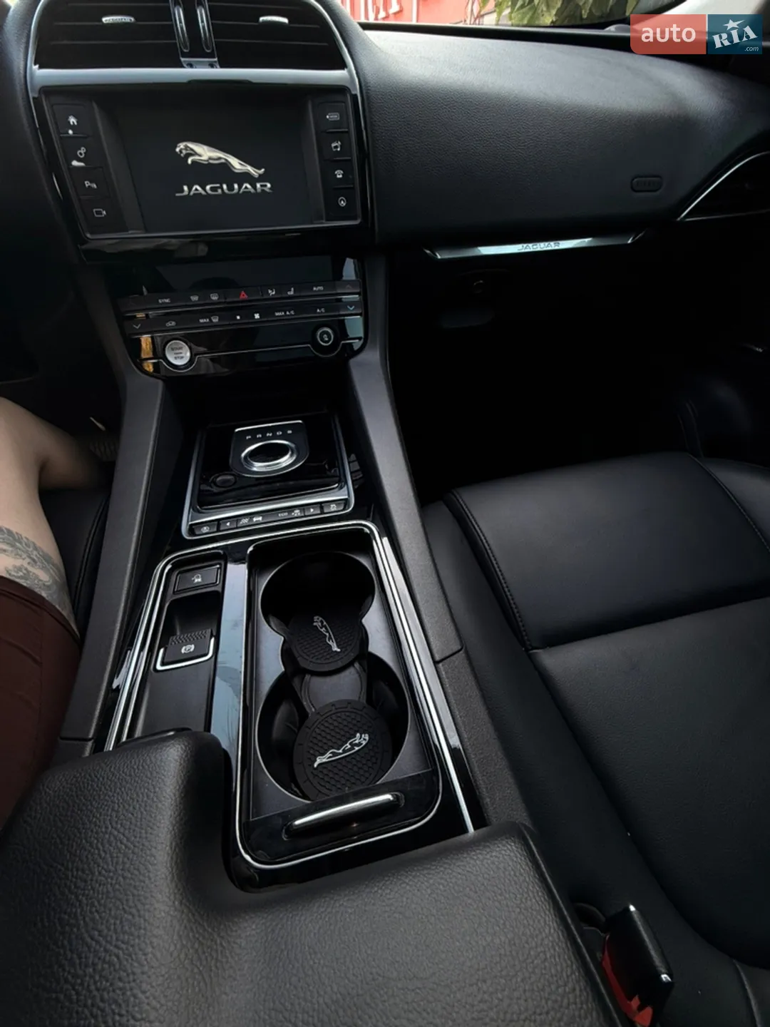 2018 Jaguar F-Pace - мініатюра 27