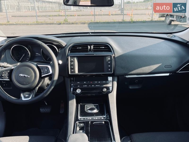 Внедорожник / Кроссовер Jaguar F-Pace 2017 в Львове