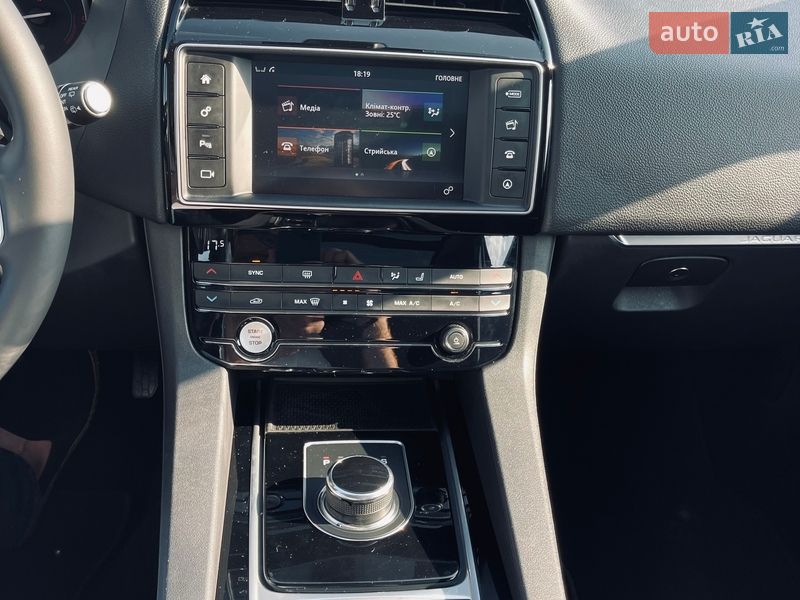 Внедорожник / Кроссовер Jaguar F-Pace 2017 в Львове