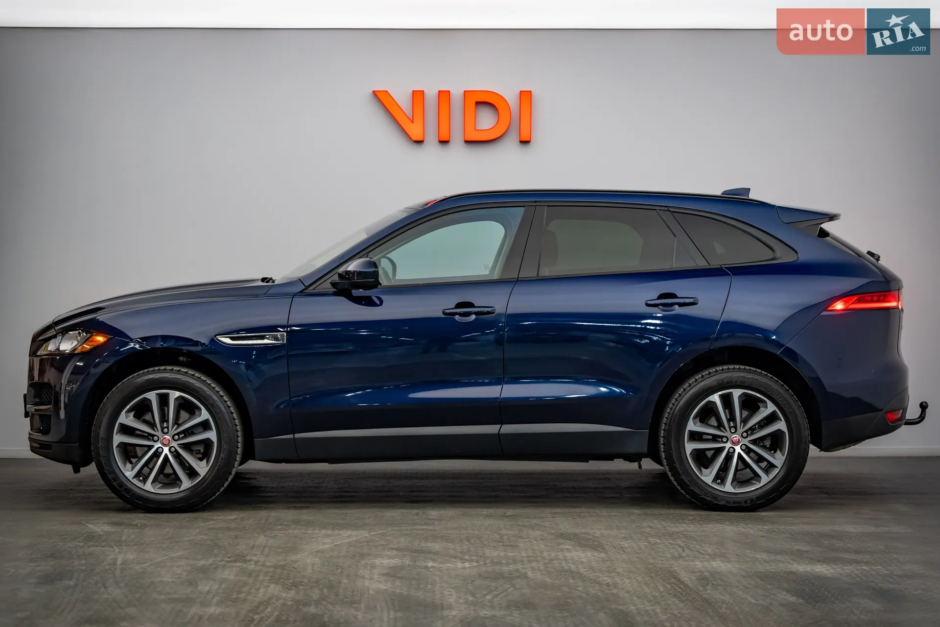2016 Jaguar F-Pace - мініатюра 3