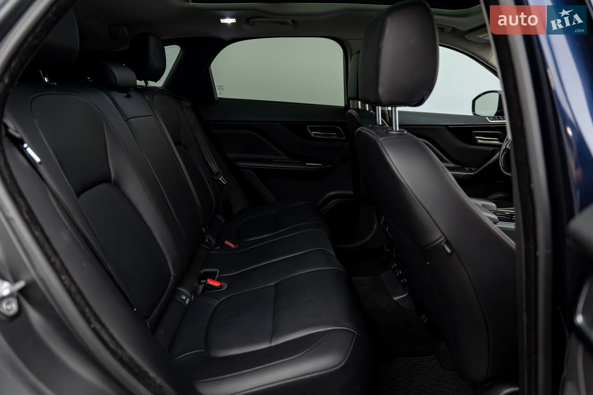 2016 Jaguar F-Pace - мініатюра 22