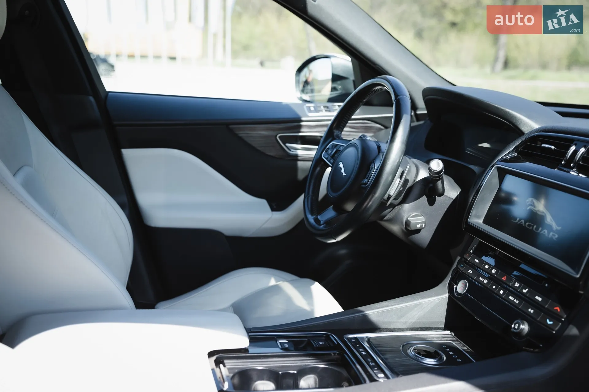 2016 Jaguar F-Pace - мініатюра 22