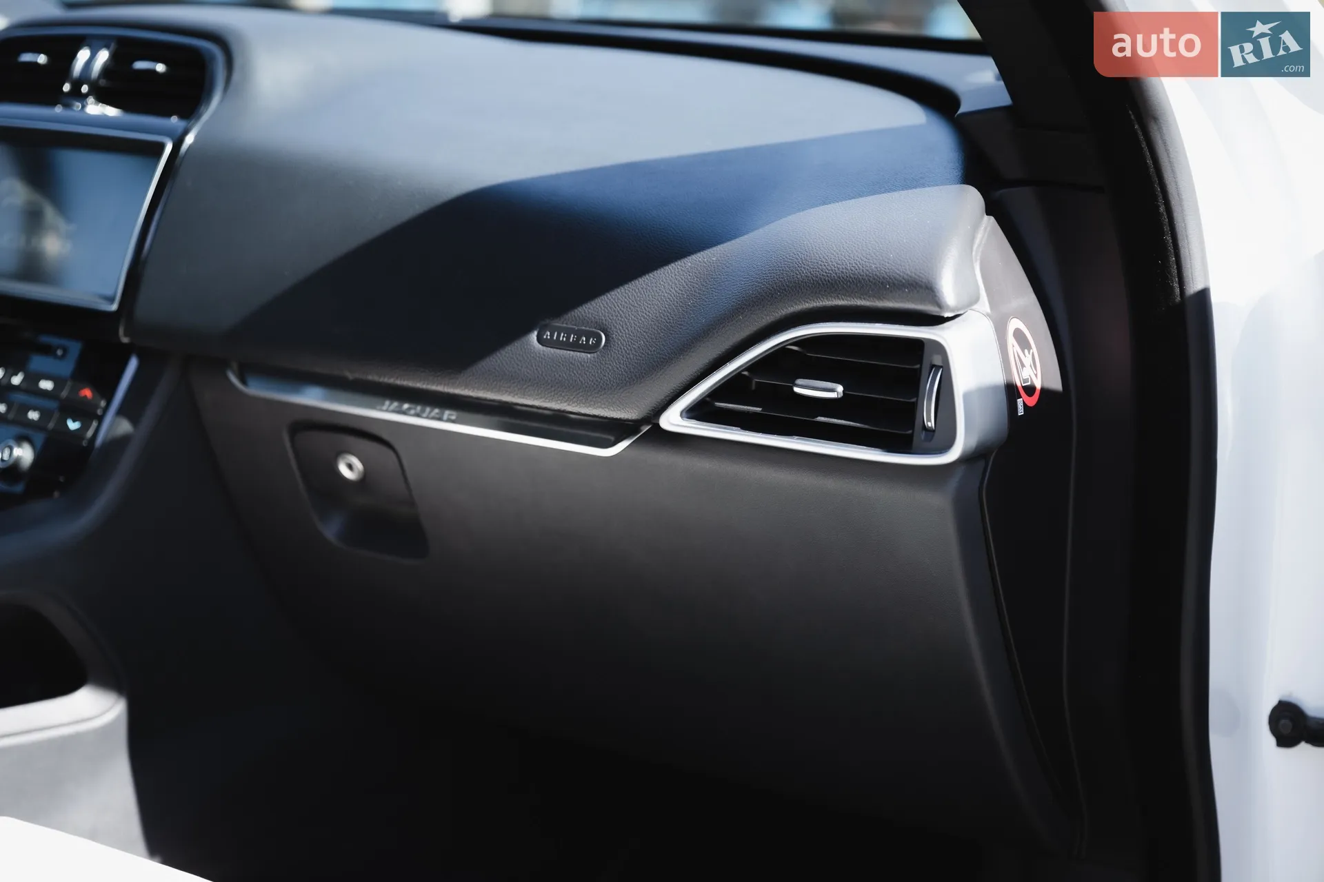 2016 Jaguar F-Pace - мініатюра 24