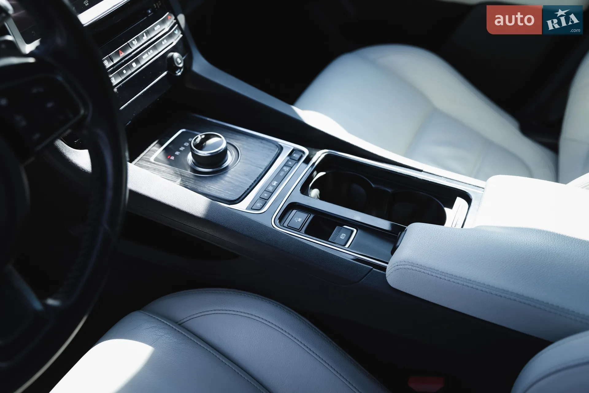 2016 Jaguar F-Pace - мініатюра 29