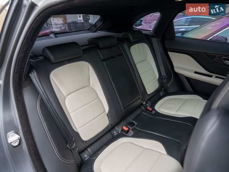 Внедорожник / Кроссовер Jaguar F-Pace 2017 в Киеве