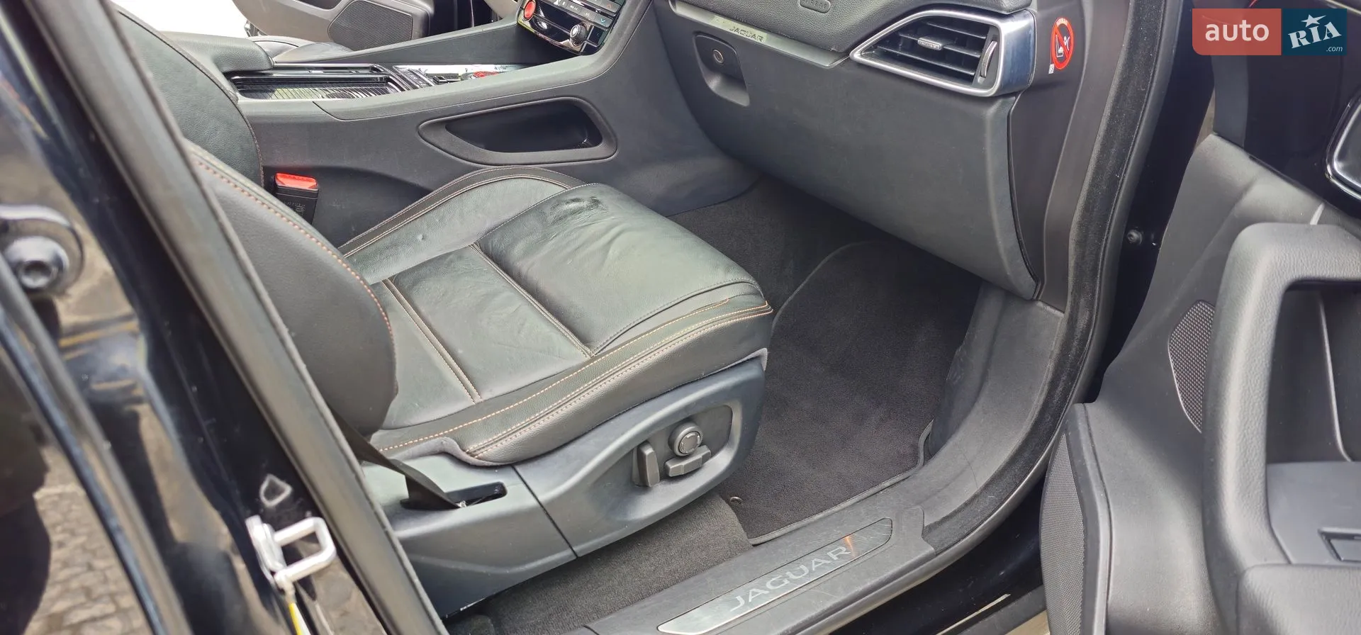 2018 Jaguar F-Pace - мініатюра 19