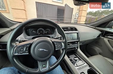 Позашляховик / Кросовер Jaguar F-Pace 2016 в Києві