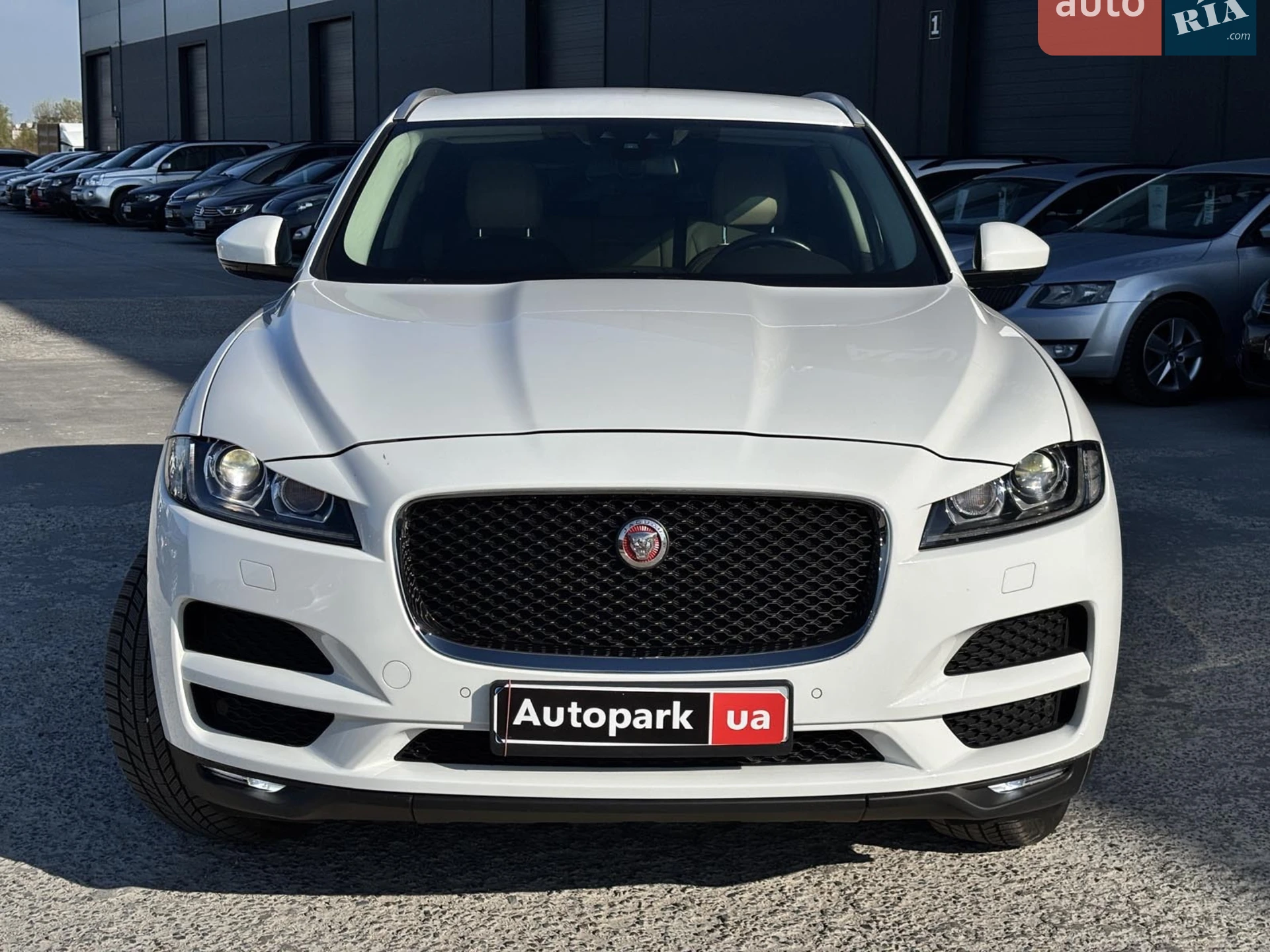2017 Jaguar F-Pace - мініатюра 2