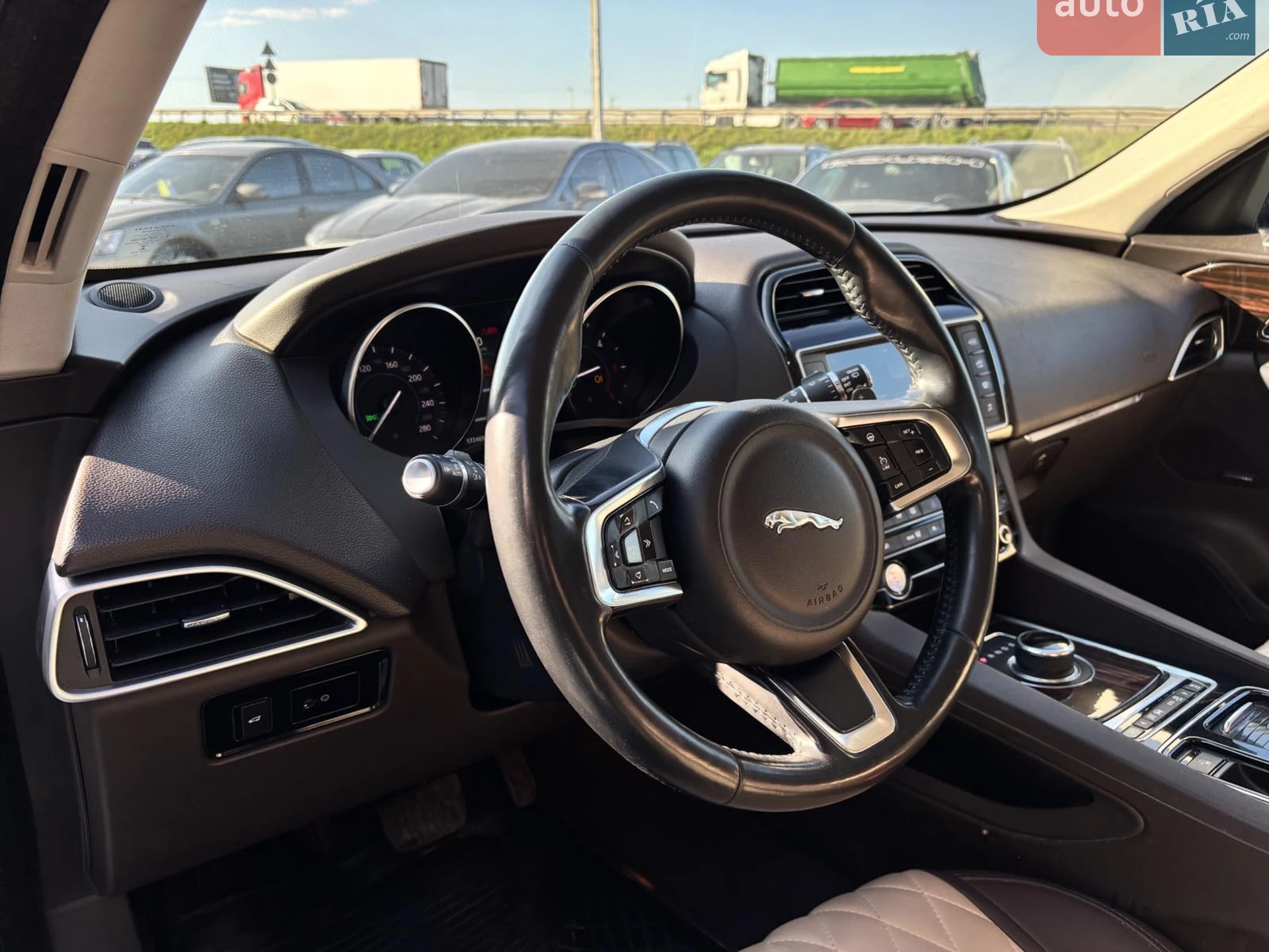 2017 Jaguar F-Pace - мініатюра 30
