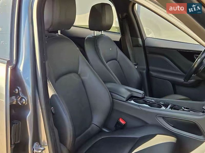 Внедорожник / Кроссовер Jaguar F-Pace 2016 в Киеве