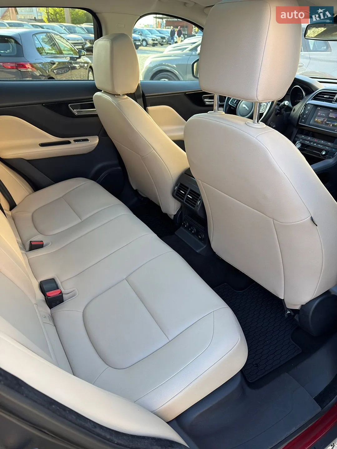 2016 Jaguar F-Pace - мініатюра 25