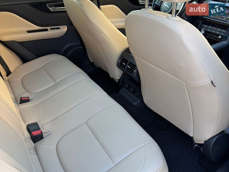 Внедорожник / Кроссовер Jaguar F-Pace 2016 в Ивано-Франковске
