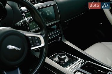 Позашляховик / Кросовер Jaguar F-Pace 2019 в Києві