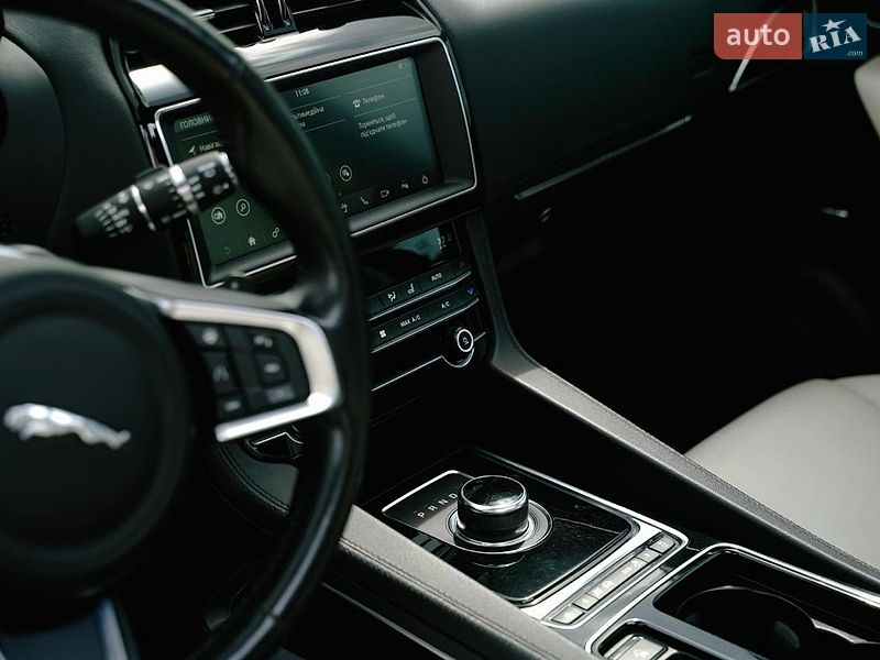 Позашляховик / Кросовер Jaguar F-Pace 2019 в Києві